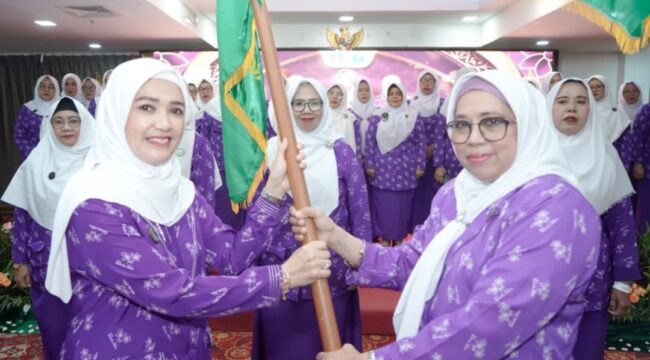 Ketua Badan Kerja Sama Organisasi Wanita (BKOW) Kepulauan Riau, Nenny Dwiyana Nyanyang, resmi diamanahkan sebagai Ketua Umum Pimpinan Wilayah Wanita Islam Provinsi Kepulauan Riau periode 2026–2031.