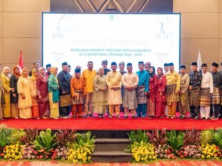 Gubernur dan Wakil Gubernur Kepri bersilaturahmi dengan Keluarga Besar Kepulauan Riau yang ada di Jakarta, Bogor, Depok, Tangerang dan Bekasi (Jabodetabek) dalam halalbihalal Idul Fitri 1447 H digelar di Novotel Mangga Dua Square Jakarta, Minggu (19/4/2026). F-Kominfo Kepri 