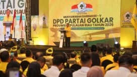 Gubernur Kepulauan Riau Ansar Ahmad menghadiri Musyawarah Daerah (Musda) V Partai Golkar Provinsi Kepulauan Riau yang digelar di TCC Aston Tanjungpinang, Selasa (21/4). F-Kepri.info