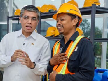 Kiri, Menteri Ketenagakerjaan, Yassierli,