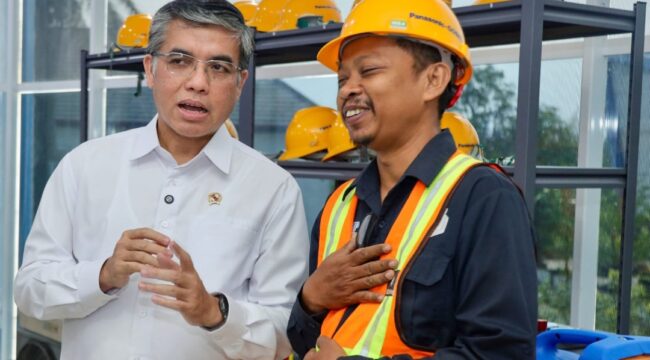 Kiri, Menteri Ketenagakerjaan, Yassierli,