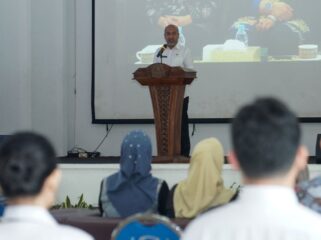 Penjabat Sekretaris Daerah Provinsi Kepri, Luki Zaiman Prawira, saat menyampaikan sambutan di acara Latsar CPNS 2026, Kamis (23/04). F-Kominfo 