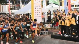 Gubernur Ansar saat melepas peserta lomba 10 K di Batam, Minggu 26 April 2026. F-Kominfo Kepri 