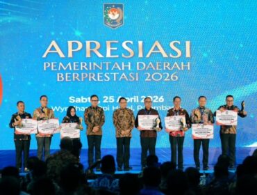 Pemerintah Provinsi Kepulauan Riau kembali mendapatkan penghargaan membanggakan di tingkat nasional. Pemrov Kepri meraih predikat Terbaik 1 Kategori Penanggulangan Kemiskinan dan Stunting pada ajang Apresiasi Pemerintah Daerah Berprestasi 2026 dari Pemerintah Pusat melalui Kementrian Dalam Negeri.
