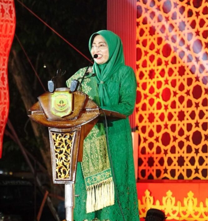 
					Sekdaprov Kepri saat membuka MTQH tingkat Kota Tanjungpinang, Senin (27/04) malam. F-Kominfo Kepri 