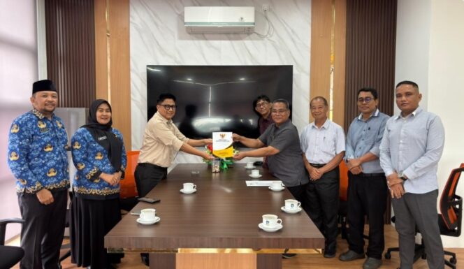 
					Dinas Komunikasi dan Informasi (Diskominfo) dan Komisi Informasi (KI) Kepri akan bekerjasama dalam memperkuat badan publik di lingkungan Pemprov Kepri menghadapi monitoring dan evaluasi (Monev) tahun 2026 ini.