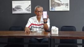 Salah satu konsumen Perumahan Cristal Abadi, Andi Cori Patahudin saat membeberkan sejumlah masalah di perumahan tersebut, Rabu (29/04) F-Kepri.info