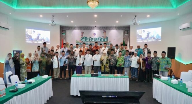 
					Mentri Nusron saat bersama organisasi Islam se-NTB, Jumat (10/04) F-Humas 