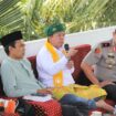 Menteri Agraria dan Tata Ruang/Kepala Badan Pertanahan Nasional (ATR/BPN), Nusron Wahid, didampingi Ustadz Abdul Somad dan Wakapolda Riau