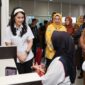 Wakil Menteri Kependudukan dan Pembangunan Keluarga Republik Indonesia, Ratu Ayu Isyana Bagoes Oka, melakukan kunjungan langsung ke pelayanan pemasangan Keluarga Berencana (KB) di Puskesmas Batu X, Kota Tanjungpinang, Senin (25/5/2026).