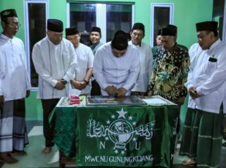 Bupati Bintan, Roby Kurniawan, dengan penuh syukur meresmikan Kantor Majelis Wakil Cabang Nahdlatul Ulama (MWC-NU) Kecamatan Gunung Kijang, Selasa malam (5/5).