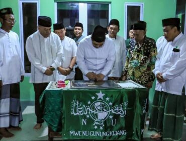 Bupati Bintan, Roby Kurniawan, dengan penuh syukur meresmikan Kantor Majelis Wakil Cabang Nahdlatul Ulama (MWC-NU) Kecamatan Gunung Kijang, Selasa malam (5/5).