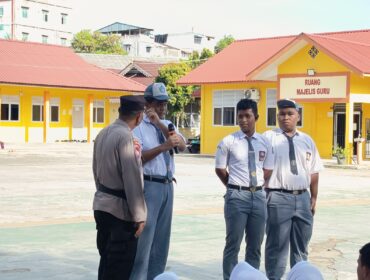 Satuan Pembinaan Masyarakat (Sat Binmas) Polresta Tanjungpinang melaksanakan kegiatan sosialisasi penyuluhan Kamtibmas dan bahaya narkoba kepada siswa-siswi SMAN 4 Kota Tanjungpinang, Senin (11/5/2026).