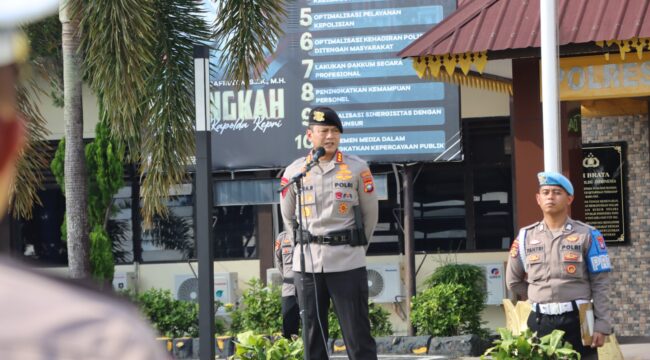 Kapolresta Tanjungpinang Pimpin Apel Kesiapan Pengamanan Hari Raya IdulAdha 1447 H di lapangan Bhayangkara Mapolresta Tanjungpinang. Selasa (26/05/2026)