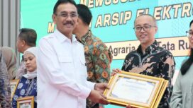 Bangun Motivasi Jajaran, Sekjen Kementerian ATR/BPN Beri Penghargaan kepada Satker Pengelola Kearsipan Terbaik