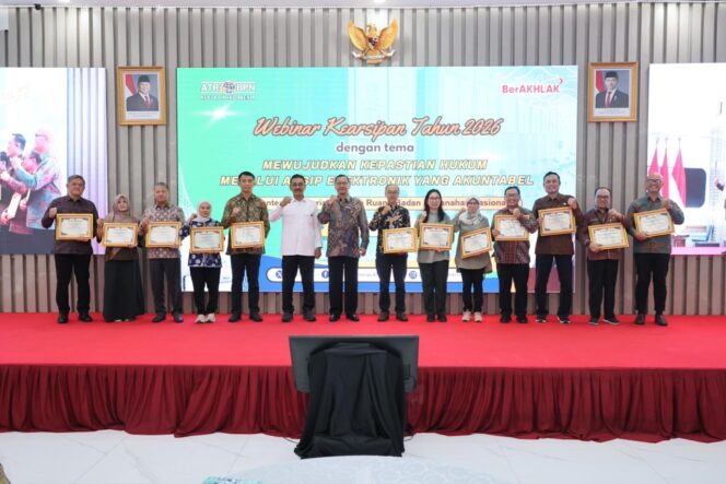 
					Kementerian ATR/BPN Raih Penghargaan dari ANRI atas Penyelamatan dan Pelestarian Arsip