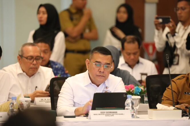 
					Percepatan Pembangunan Infrastruktur Pantura Jawa Terpadu, Wamen Ossy Tegaskan Tiga Dukungan Utama