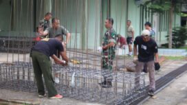 Kodim 0315/Tanjungpinang kembali menunjukkan komitmennya dalam mendukung percepatan pembangunan infrastruktur pedesaan pascabanjir melalui dimulainya pembangunan Jembatan Armco di wilayah Kabupaten Bintan, Kamis (7/5/2026).