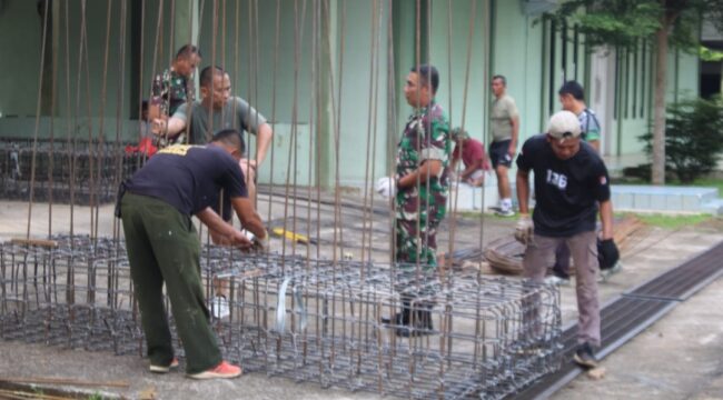 Kodim 0315/Tanjungpinang kembali menunjukkan komitmennya dalam mendukung percepatan pembangunan infrastruktur pedesaan pascabanjir melalui dimulainya pembangunan Jembatan Armco di wilayah Kabupaten Bintan, Kamis (7/5/2026).