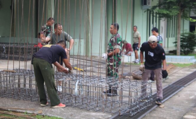 
					Kodim 0315/Tanjungpinang kembali menunjukkan komitmennya dalam mendukung percepatan pembangunan infrastruktur pedesaan pascabanjir melalui dimulainya pembangunan Jembatan Armco di wilayah Kabupaten Bintan, Kamis (7/5/2026).