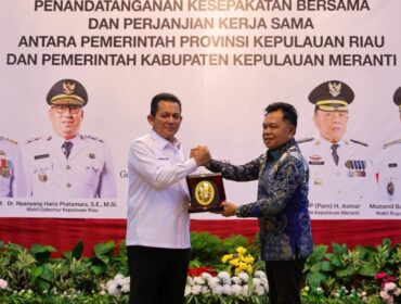 Pemerintah Provinsi Kepulauan Riau dan Pemerintah Kabupaten Kepulauan Meranti resmi melaksanakan Penandatanganan Kesepakatan Bersama dan Perjanjian Kerja Sama di Gedung Daerah, Tanjungpinang, Jumat (08/05).