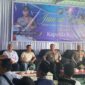 Kapolda Kepulauan Riau, Irjen Pol. Asep Safrudin, S.I.K., M.H saat menggelar Jum'at Curhat Beramaa nelayan Jemaja, Kabupaten Kepulauan Anambas, Jumat (15/05)