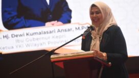 Ketua TP PKK Provinsi Kepulauan Riau sekaligus Ketua Yayasan Kanker Indonesia (YKI) Provinsi Kepulauan Riau, Dewi Kumalasari Ansar
