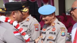Kasi Propam Polres Kepulauan Anambas saat menyambut kedatangan Kapolda Kepri, Irjen Pol Asep Syafrudin.