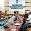Sekretaris Dinas PUPP Kepri, Faizal S.E bersama pejabat PUPP menerima kunjungan civitas akademika mahasiswi Pascasarjana UIR, Selasa (19/05).