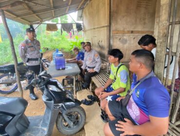 Personil Polresta Tanjungpinang saat melakukan sosialisasi kepada masyarakat Tanjungpinang, Kamis (21/10)