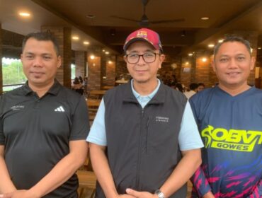 Tengah, General Manager PT Angkasa Pura Indonesia Kantor Cabang Bandara RHF Tanjungpinang, Mohamad Setiadi Dermawan Wakan saat diwawancarai awak media, Jumat (29/05)