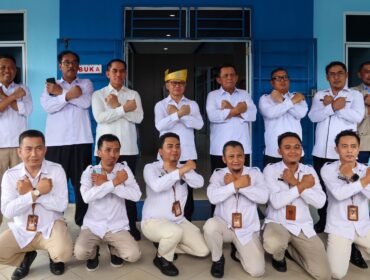 Menteri Perlindungan Pekerja Migran Indonesia (P2MI), Drs. Mukhtarudin bersama Gubernur Kepri dan Wakil Gubernur Kepri saat melakukan kunjungan di di Provinsi Kepulauan Riau, Senin (08/06)