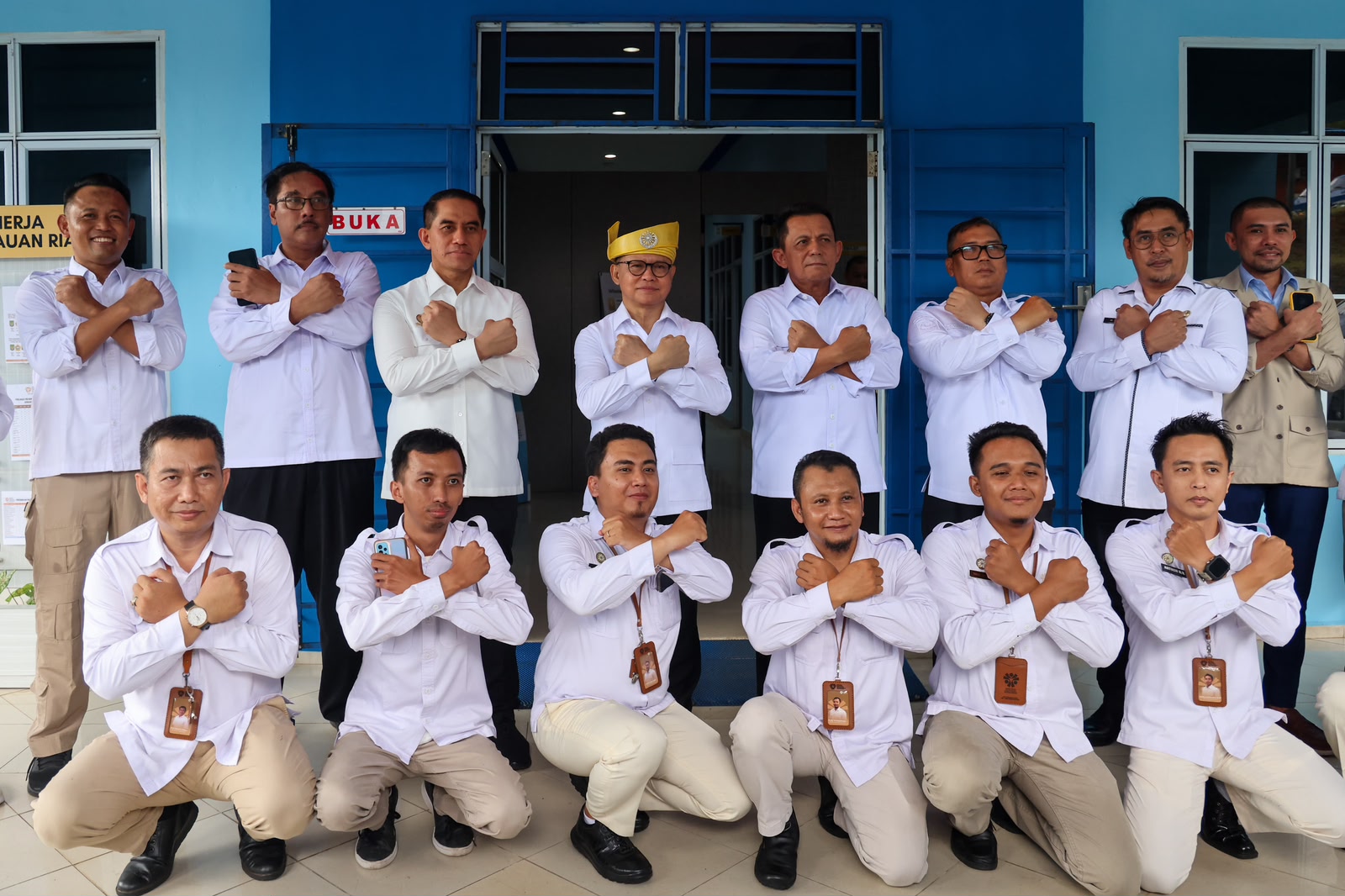 Menteri Perlindungan Pekerja Migran Indonesia (P2MI), Drs. Mukhtarudin bersama Gubernur Kepri dan Wakil Gubernur Kepri saat melakukan kunjungan di di Provinsi Kepulauan Riau, Senin (08/06)