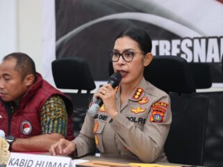 Kabid Humas Polda Kepri, Kombes Pol Dr. Nona Pricillia Ohei saat menyampaikan keterangan Pers, Jum'at (05/06)
