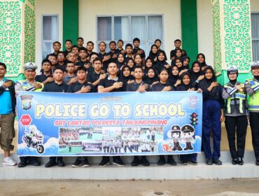 Satuan Lalu Lintas (Satlantas) Polresta Tanjungpinang kembali melaksanakan program Police Go To School dengan memberikan sosialisasi keselamatan berlalu lintas kepada para pelajar di SMA Negeri 2 Tanjungpinang, Senin (8/6/2026).