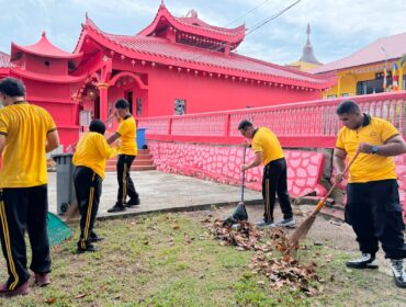 Sambut Hari Bhayangkara ke-80, Polsek Bintan Utara gelar bakti sosial bersihkan tempat ibadah dan perkuat kebersamaan