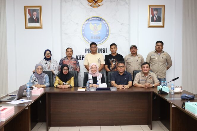 
					Pengurus Provinsi Persatuan Wartawan Indonesia (PWI) Kepulauan Riau (Kepri) menggelar kunjungan silaturahmi ke Kantor Badan Narkotika Nasional Provinsi (BNNP) Kepulauan Riau di Batam, Selasa (9/6/2026).