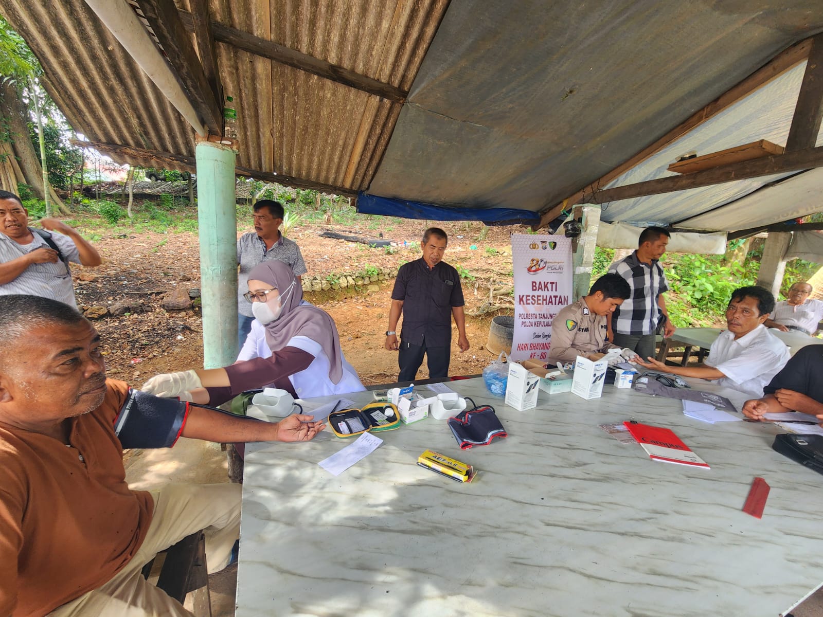 Seksi Kedokteran dan Kesehatan (Sidokkes) menggelar kegiatan Bakti Kesehatan berupa pemeriksaan kesehatan gratis bagi masyarakat dan buruh di Kota Tanjungpinang, Rabu (10/6/2026).