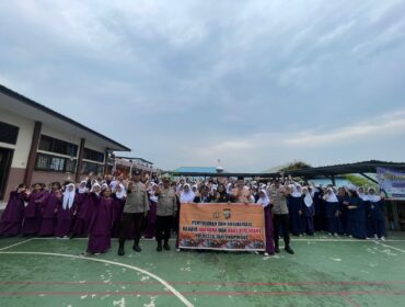 Sat Binmas Polresta Tanjungpinang dan BNN Edukasi Pelajar SMPN 5 tentang Bahaya Narkoba dan Bullying