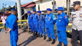 Satpolairud Polres Bintan Salurkan Bantuan Sosial kepada Nelayan Pesisir Sambut Hari Bhayangkara Ke-80