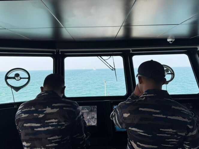 
					Kri Bung Karno-369 Laksanakan Guide Kapal Perang Inggris HMS Tamar di Teluk Jakarta 
