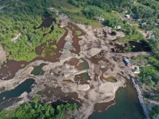 Penampakan Udara Lokasi PT. Inti Surya Indonesia di Desa Kuala Sempang, Kecamatan Seri Kuala Lobam, kabupaten Bintan, usai Dihentikan oleh ESDM Karena melakukan Pertambangan dalam Kawasan Hutan Tanpa Persetujuan Pemanfaatan Kawasan Hutan (PPKH), Kamis (25/06). F-Kepri.info