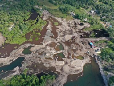 Penampakan Udara Lokasi PT. Inti Surya Indonesia di Desa Kuala Sempang, Kecamatan Seri Kuala Lobam, kabupaten Bintan, usai Dihentikan oleh ESDM Karena melakukan Pertambangan dalam Kawasan Hutan Tanpa Persetujuan Pemanfaatan Kawasan Hutan (PPKH), Kamis (25/06). F-Kepri.info