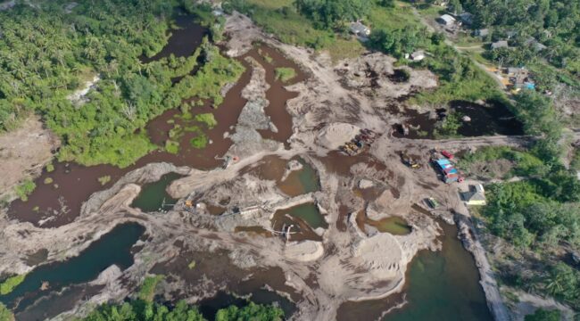 Penampakan Udara Lokasi PT. Inti Surya Indonesia di Desa Kuala Sempang, Kecamatan Seri Kuala Lobam, kabupaten Bintan, usai Dihentikan oleh ESDM Karena melakukan Pertambangan dalam Kawasan Hutan Tanpa Persetujuan Pemanfaatan Kawasan Hutan (PPKH), Kamis (25/06). F-Kepri.info