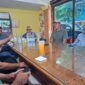 Mantan Chairman Riau Pos Group, Rida K. Liamsi saat menggelar jumpa Pers, Selasa (30/06)