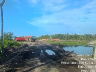 Aktivitas Perusahaan PT Inti Surya Indonesia ditengah klaim ESDM Kepri telah menghentikan sementara hingga Persetujuan Pemanfaatan Kawasan Hutan  terbit, Selasa (23/06) F-Suaib Kepri.info