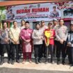 Polresta Tanjungpinang melalui Polsek Tanjungpinang Timur melaksanakan kegiatan penyerahan kunci rumah hasil program bedah rumah kepada warga penerima manfaat, Abdul Aziz, di Kampung Karang Rejo RT 02 RW 08, Jalan Satria Gang Satria 4, Kelurahan Pinang Kencana, Kecamatan Tanjungpinang Timur, Jumat (26/6/2026).