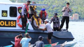 Polres Kepulauan Anambas menyalurkan bantuan sosial (bansos) kepada masyarakat nelayan di Desa Sri Tanjung, Kecamatan Siantan, Senin (29/6/2026).