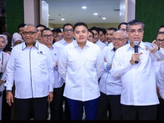 Menteri Ketenagakerjaan Yassierli bersama Sekretaris Kabinet (Seskab) Teddy Indra Wijaya meluncurkan Program Pemagangan Nasional (MagangHub) Angkatan II Tahun 2026 di Jakarta, Senin (29/6/2026).