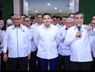 Menteri Ketenagakerjaan Yassierli bersama Sekretaris Kabinet (Seskab) Teddy Indra Wijaya meluncurkan Program Pemagangan Nasional (MagangHub) Angkatan II Tahun 2026 di Jakarta, Senin (29/6/2026).